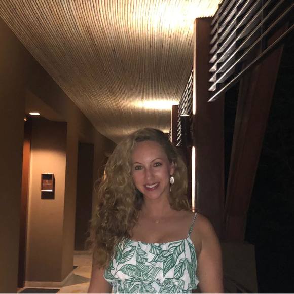 Meet your Posher, Dana - Picture 1 of 1